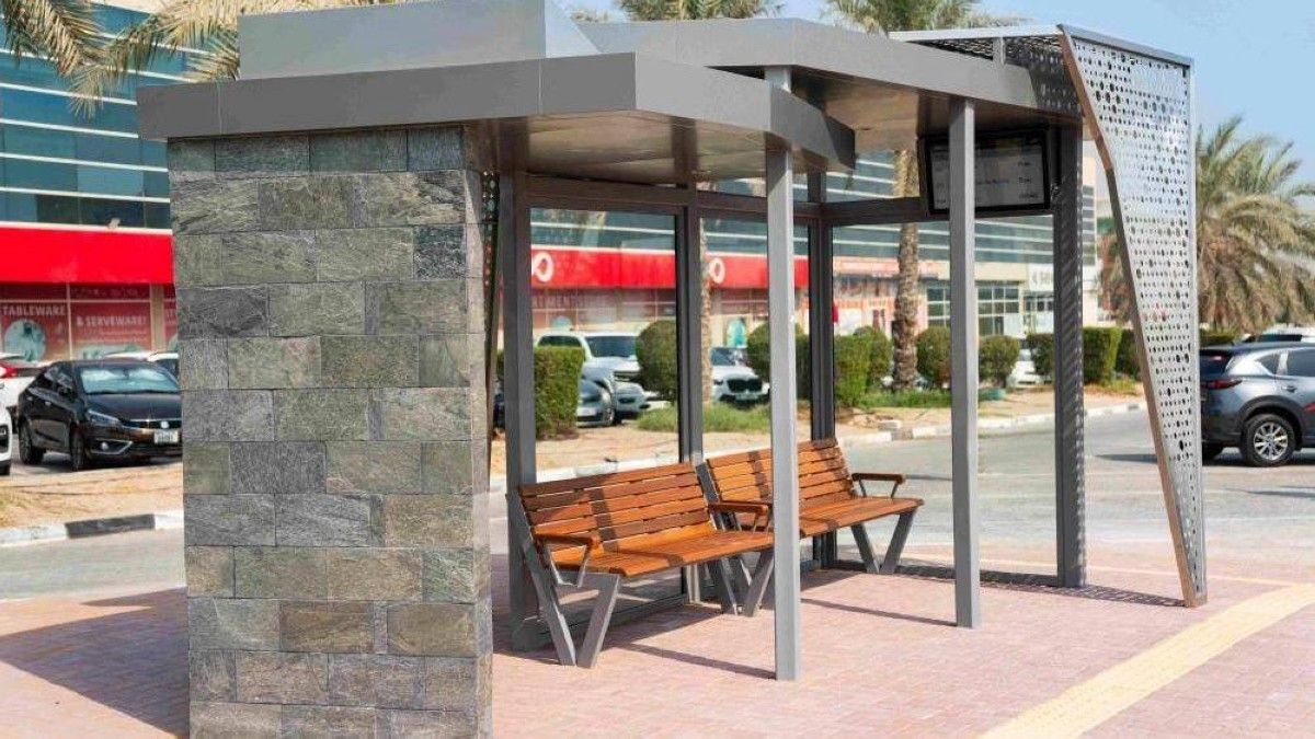 "طرق دبي" تُنجز 595 مظلة لركاب حافلات المواصلات العامة في الإمارة