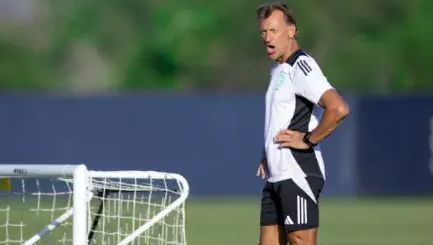 قرار عاجل من هيرفي رينارد في المنتخب قبل مباراة المغرب بكأس العرب 2025