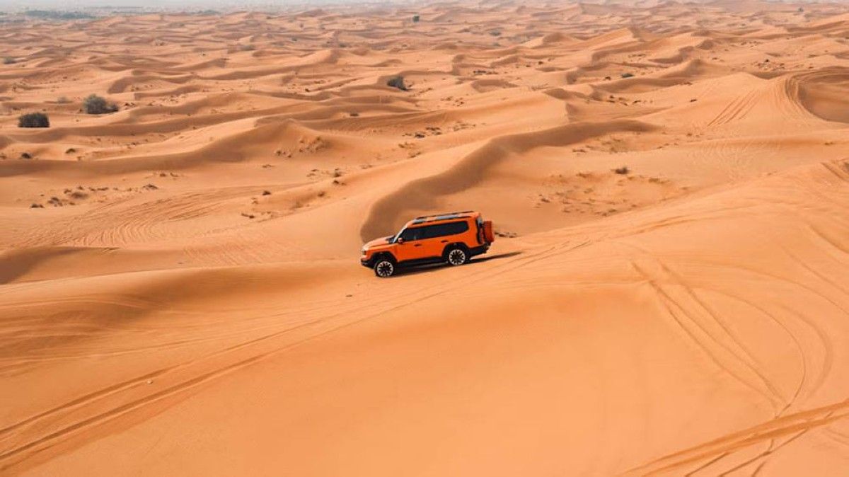 جيتور تكشف عن سيارتها G700 في دبي