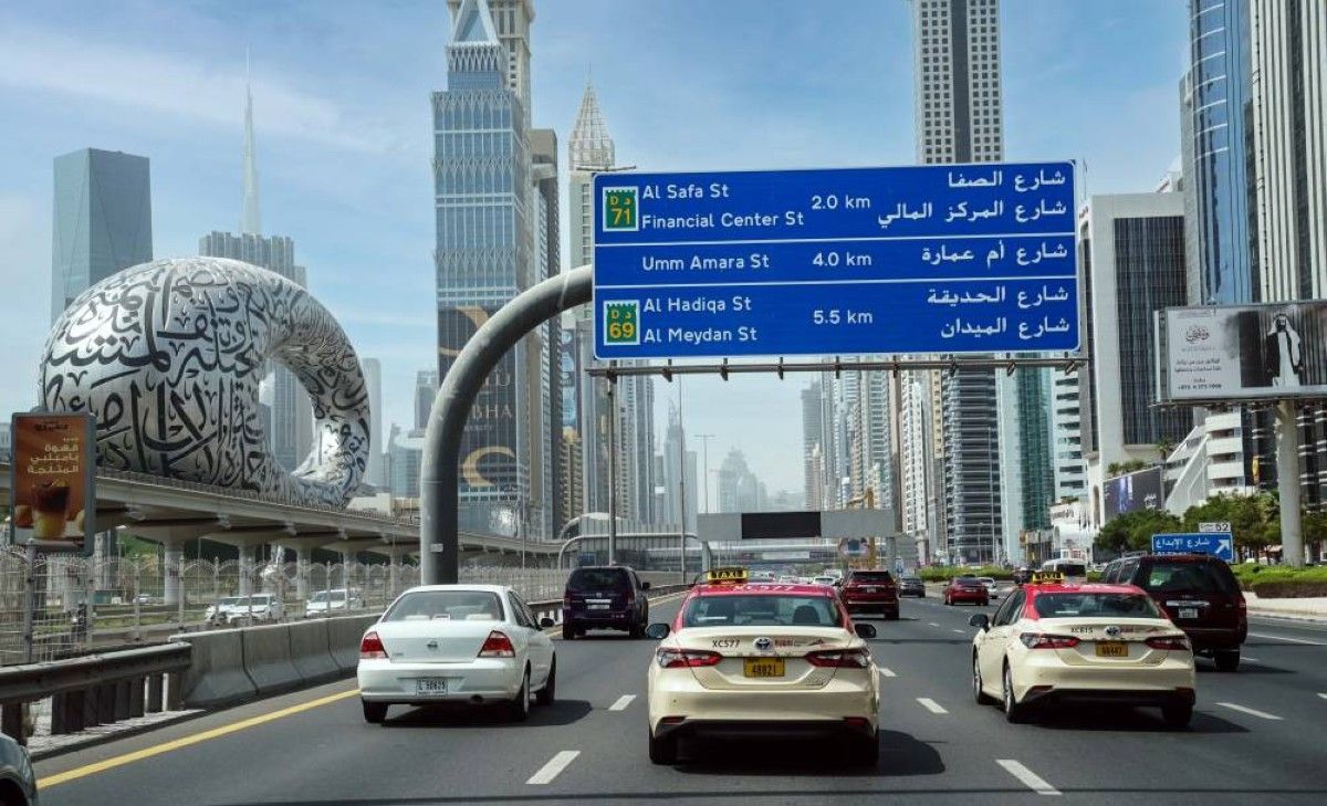 دبي تقلل التكاليف والازدحام بتوسعة خدمة المشاركة بسيارات الأجرة