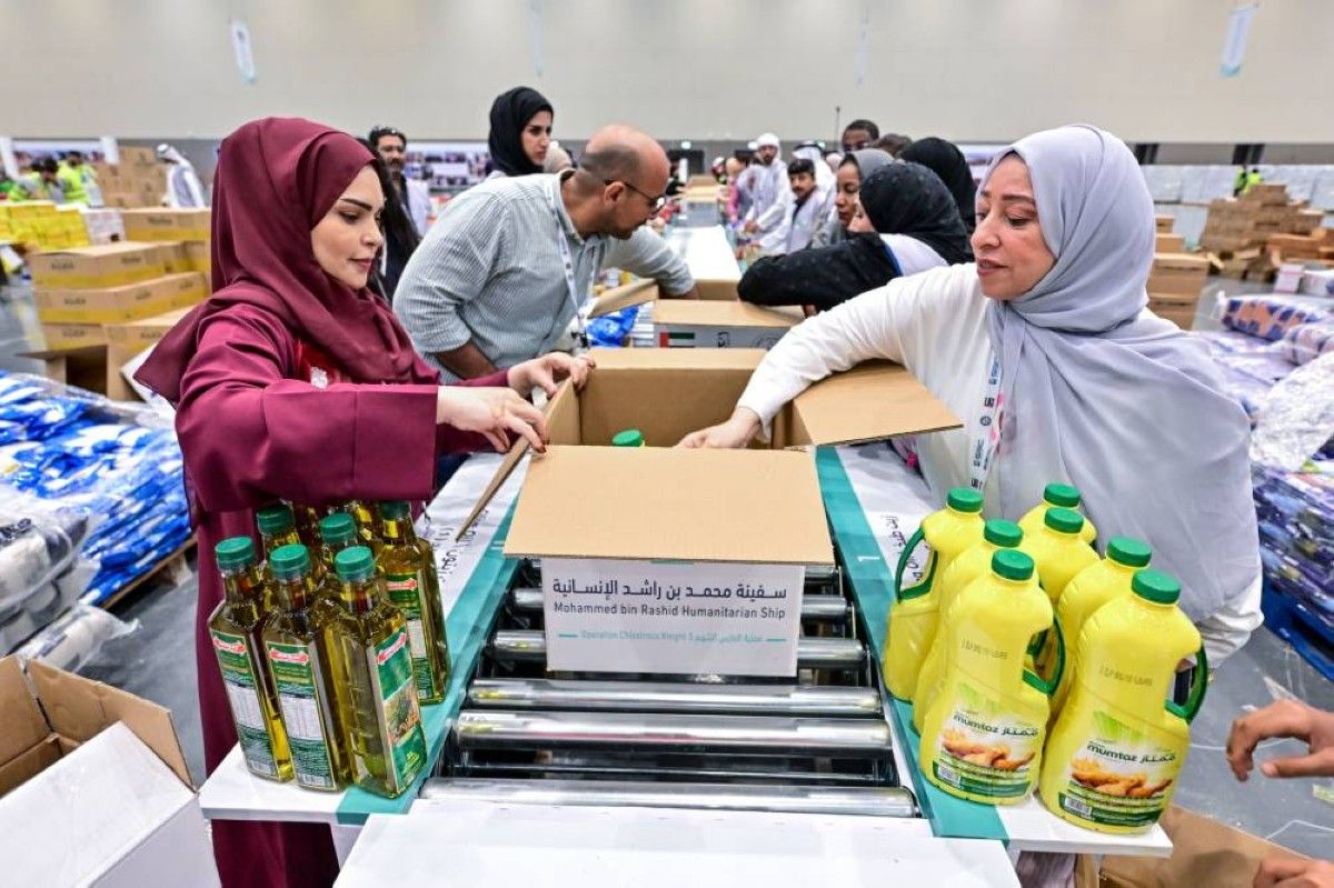 موظفو «دبي للإعلام» يشاركون في تجهيز 10 ملايين وجبة