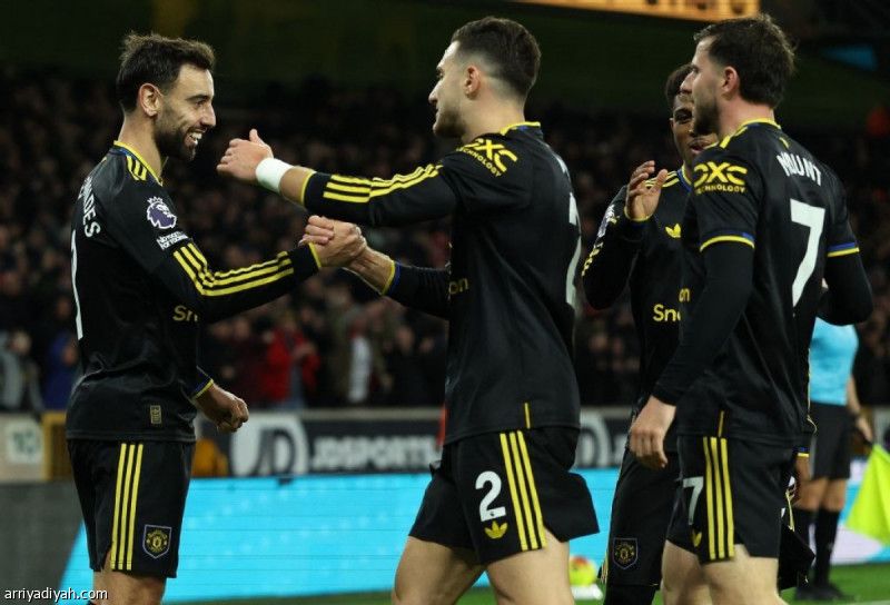 يونايتد يضرب وولفرهامبتون برباعية