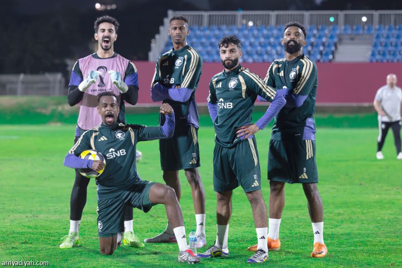 أيمن خارج تحضيرات الأخضر