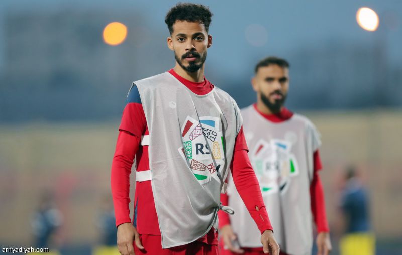 ضمك يمدد غياب الرشيدي ويتوقف يومين