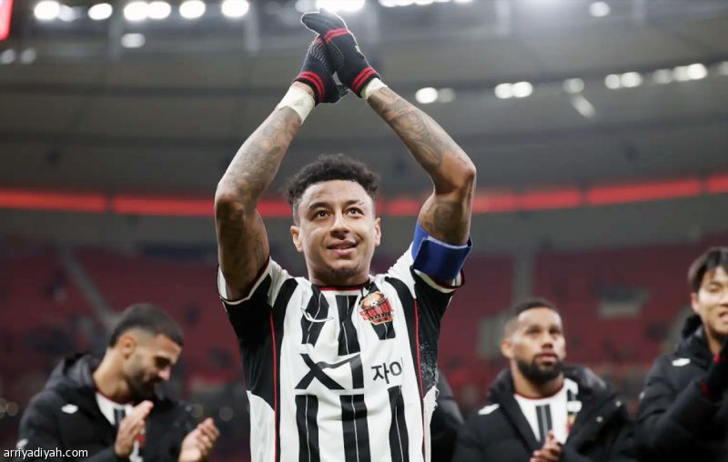 لينجارد يسجل هدفا ويودع بالدموع