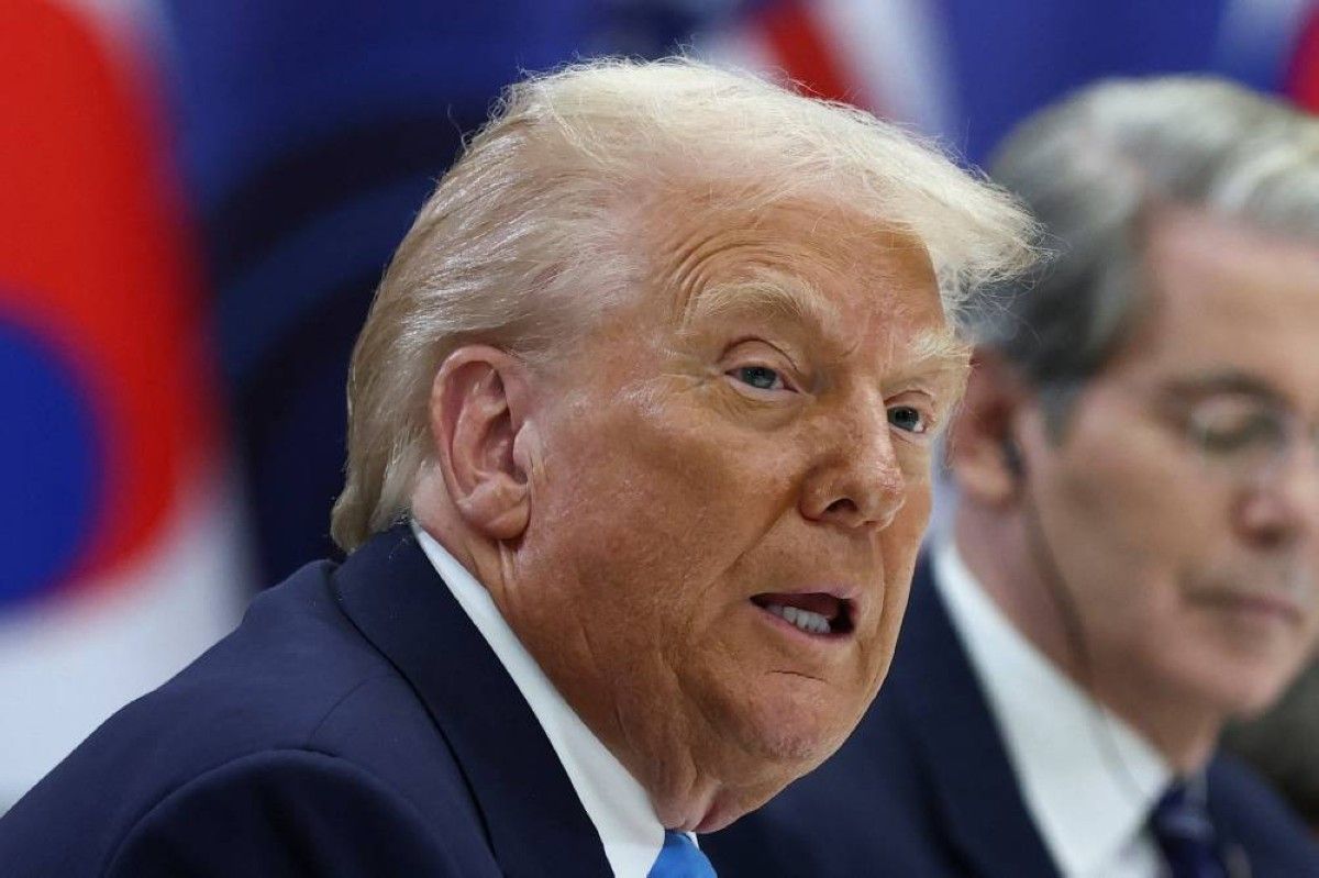 ترامب يطالب بتغيير مالكي شبكة «سي ان ان» وسط معركة الاستحواذ على شركة وارنر