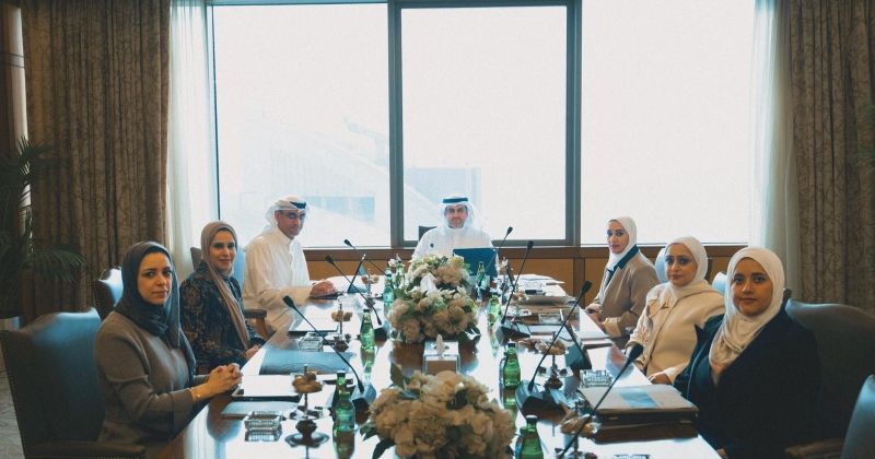 جانب من اجتماع مجلس إدارة هيئة القصر برئاسة السميط