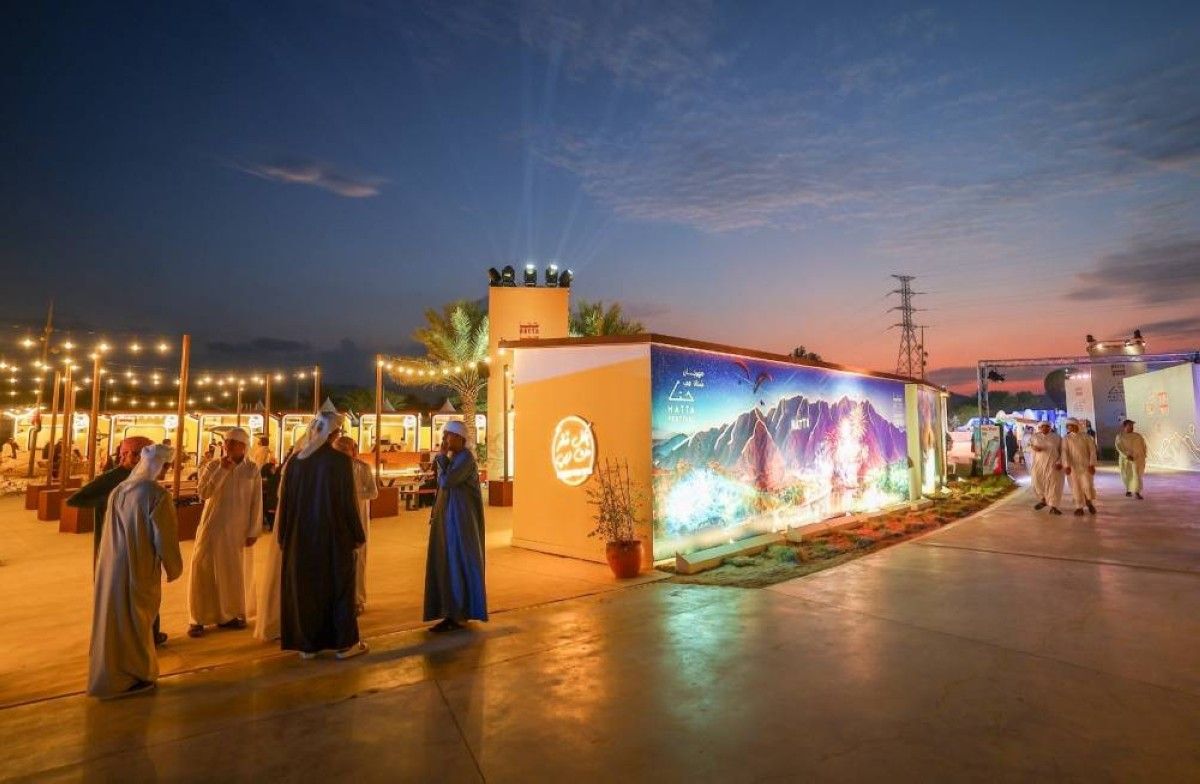 "شتا حتا" يكسو الجبال والوديان بألوان الفرح