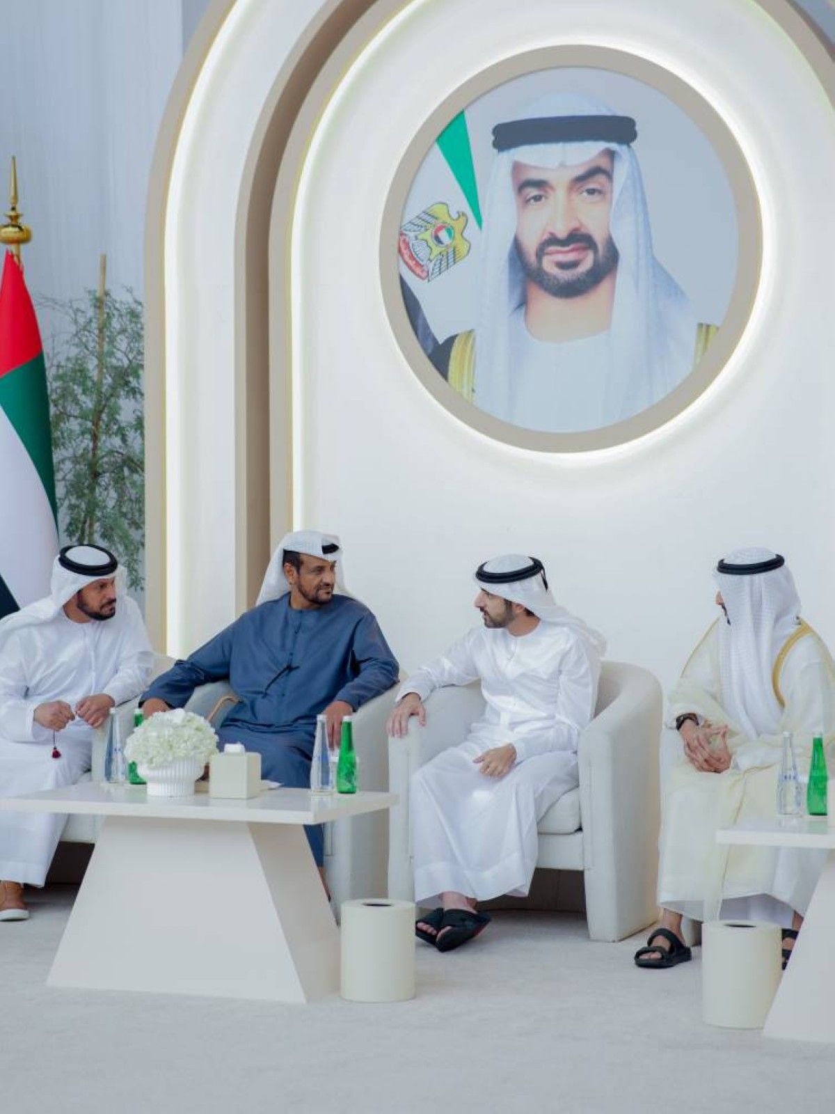 حمدان بن محمد يحضر أفراح العامري والمزروعي