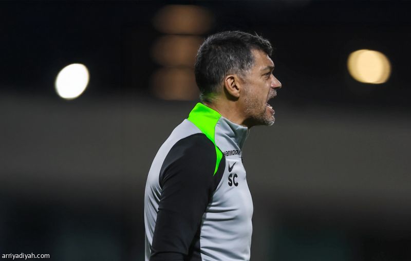 كونسيساو ينفذ 9 حصص.. ويدرس التمديد