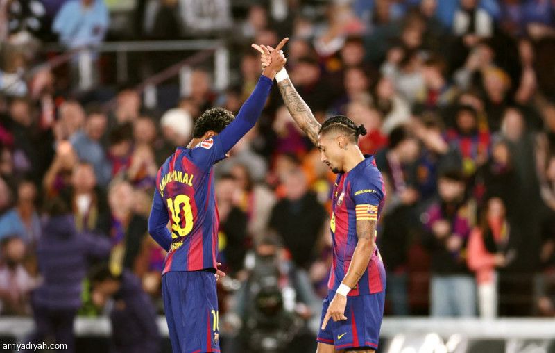 برشلونة يواصل الصدارة بثنائية رافينيا