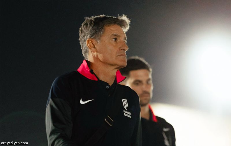 بعد 779 يوما.. القادسية يقيل جونزاليس