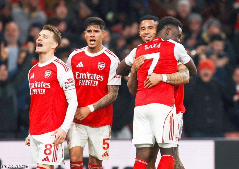 «قاتل» ينقذ أرسنال أمام الذئاب