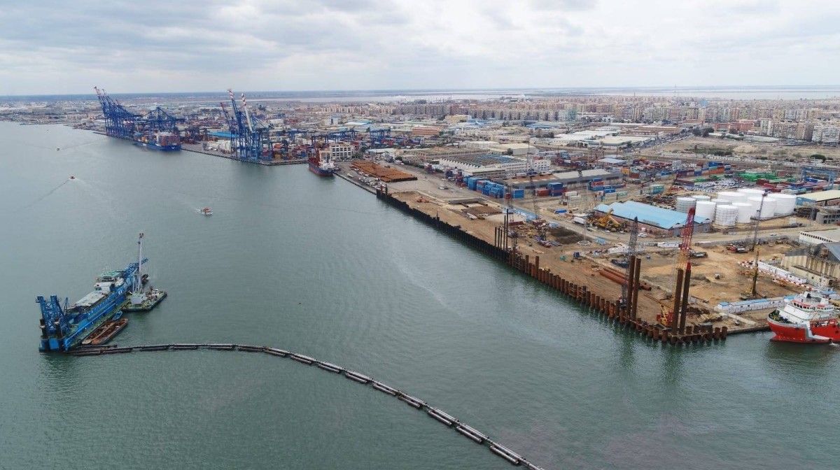 المنطقة الاقتصادية لقناة السويس في مصر توقع عقدا بـ 4.7 مليار جنيه مع مجموعة صينية