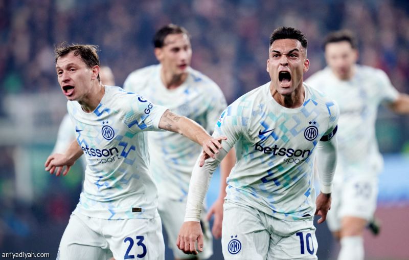 إنتر يقبل هدية ساسولو وينتزع الصدارة