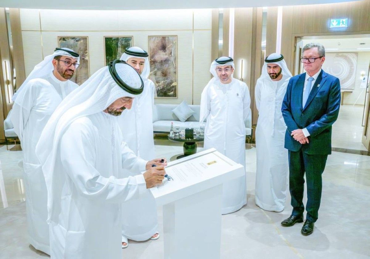 مكتوم بن محمد: دبي ترسخ مكانتها مركزاً عالمياً للذهب والمعادن الثمينة