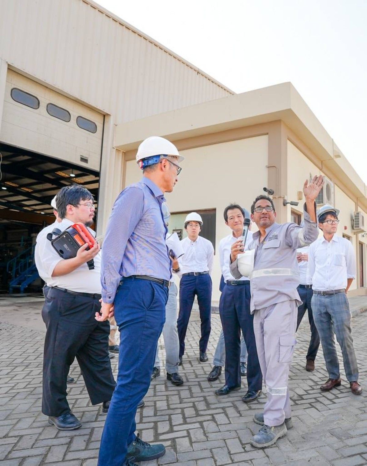 «كهرباء الشارقة» تُطلع وفداً يابانياً على تقنيات محطات التحلية