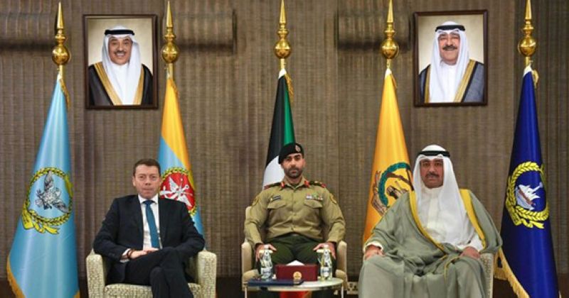 وزير الدفاع ناقش الموضوعات المشتركة مع المبعوث التجاري للمملكة المتحدة