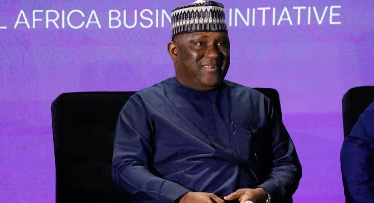 ملياردير أفريقي يكافئ موظفيه بـ 20.7 مليون دولار