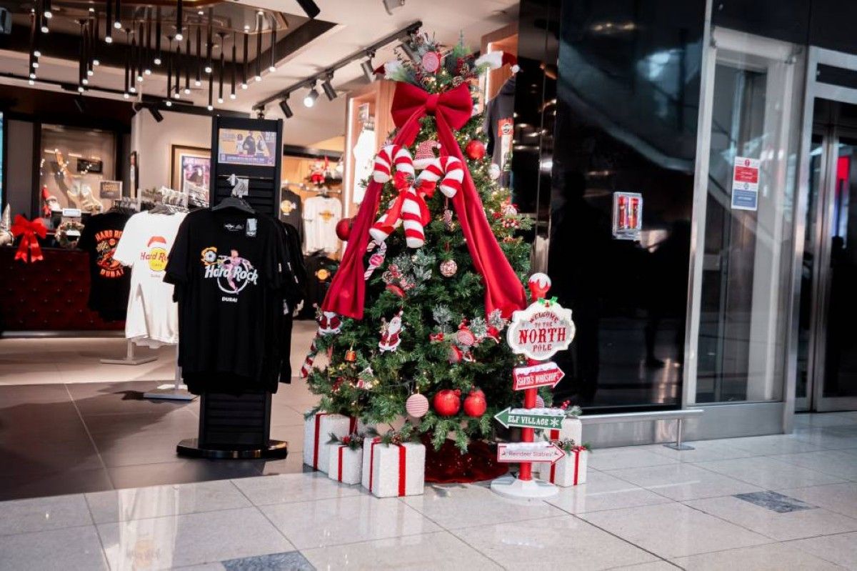 مطار دبي الدولي حكاية شتوية ساحرة في موسم الأعياد