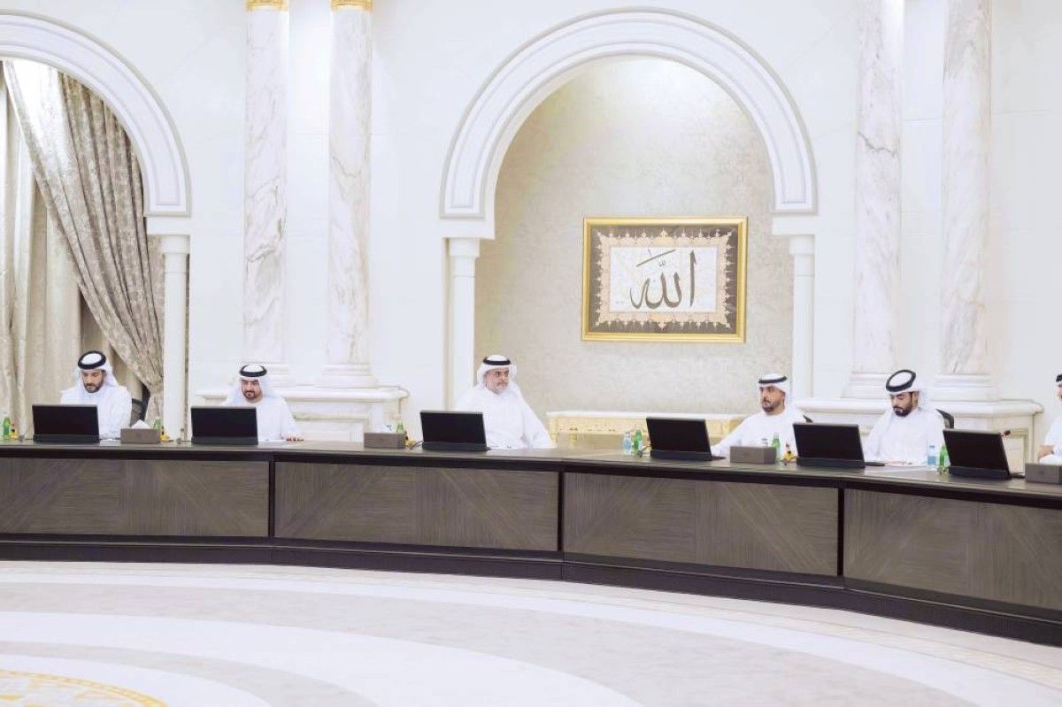 «تنفيذي الشارقة» يعتمد آلية ترخيص النحالين واستخدام «المواقع»