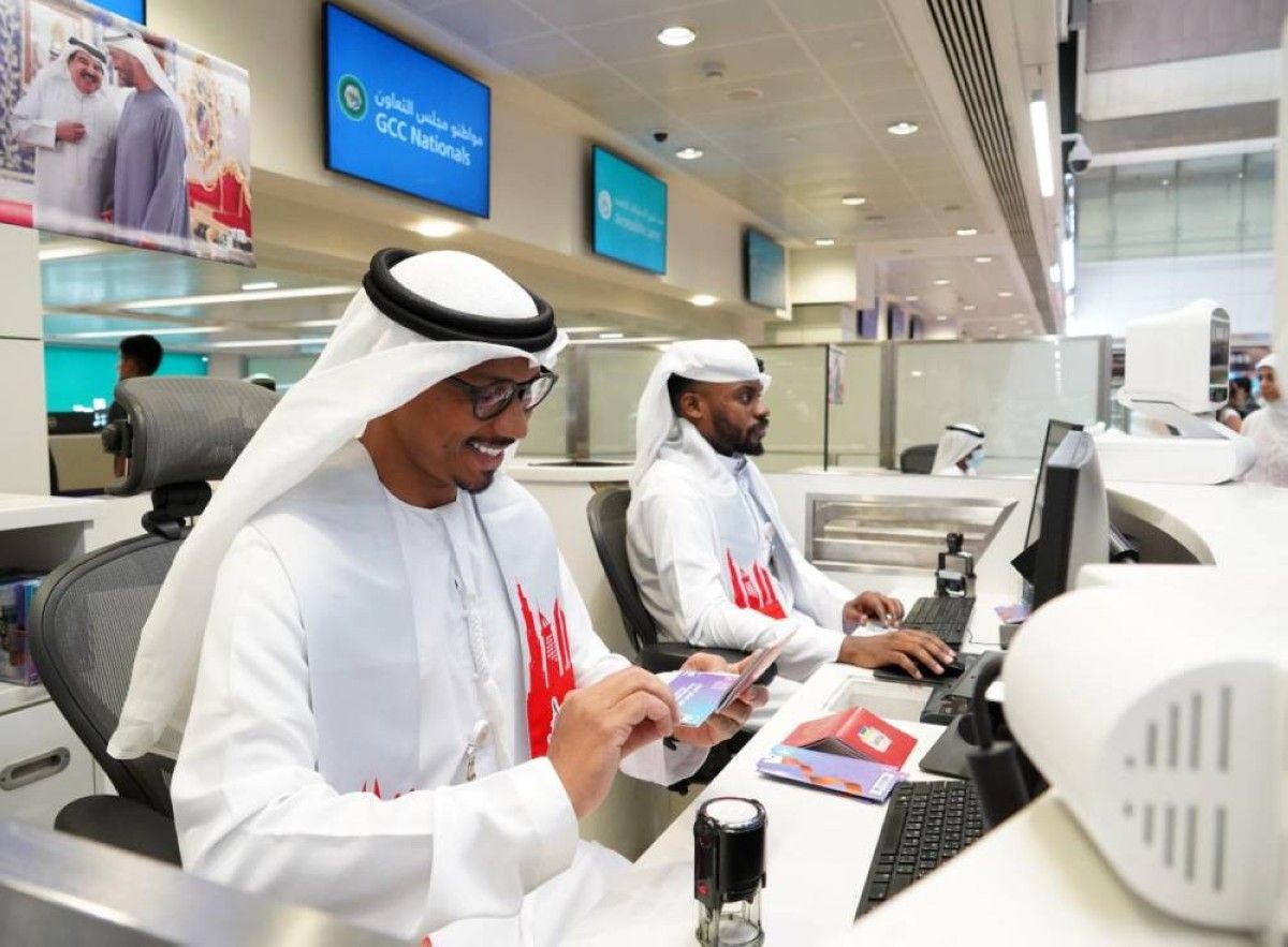 استقبال المسافرين بختم “البحرين قلب وعين” في مطارات دبي