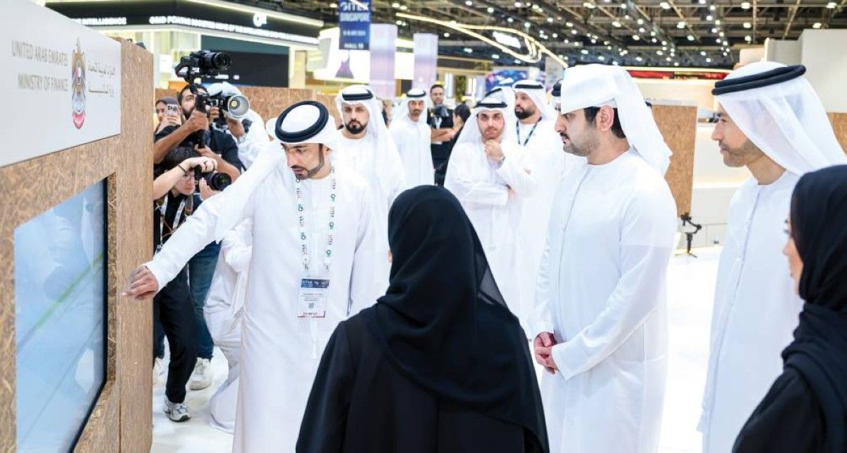 مكتوم بن محمد.. سياسات مالية تواكب أفضل الممارسات العالمية