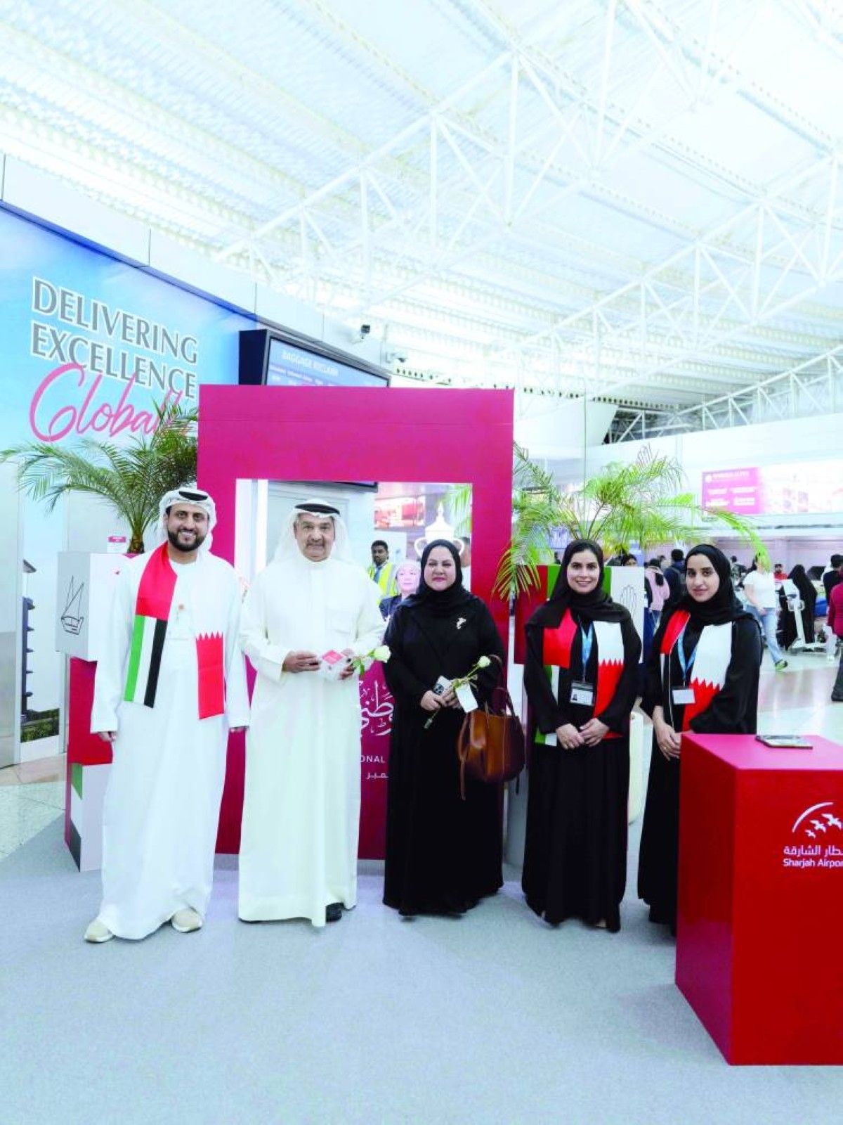 مطار الشارقة يشارك المسافرين البحرينيين احتفالاتهم باليوم الوطني