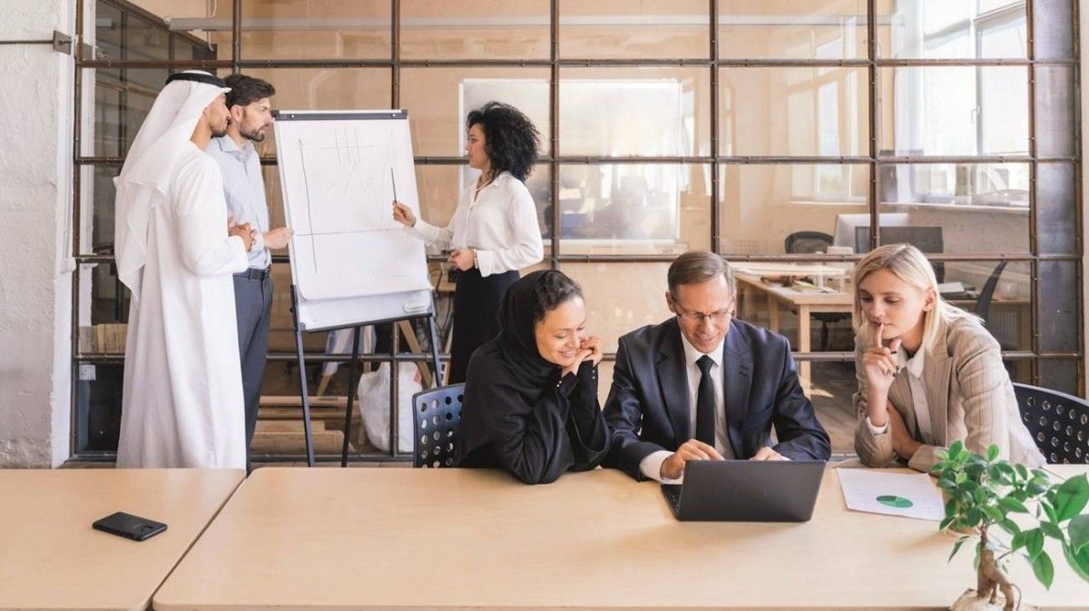 الإمارات الأولى عالمياً في معدل نمو القوى العاملة بـ 12.1 %