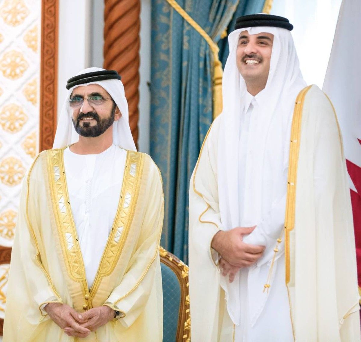 رئيس الدولة ونائباه والحكام يهنئون أمير قطر باليوم الوطني