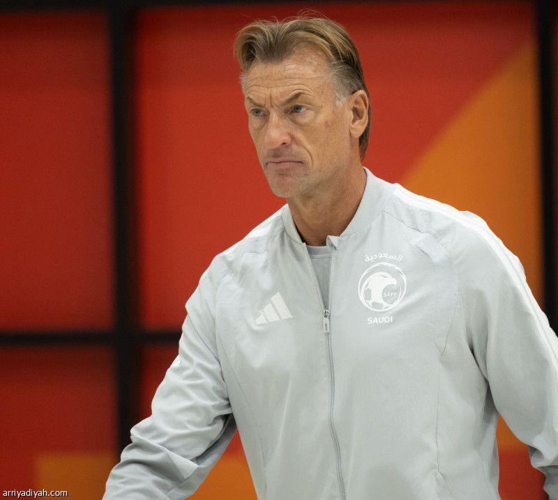 رينارد يعتمد على 7 بدلاء