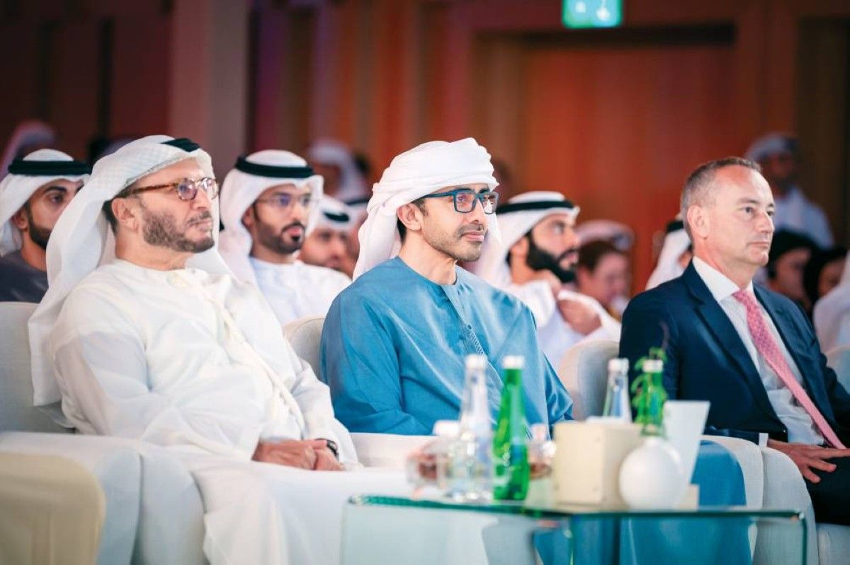 عبدالله بن زايد يشهد تخريج دفعة «صناع الغد» من أكاديمية أنور قرقاش الدبلوماسية