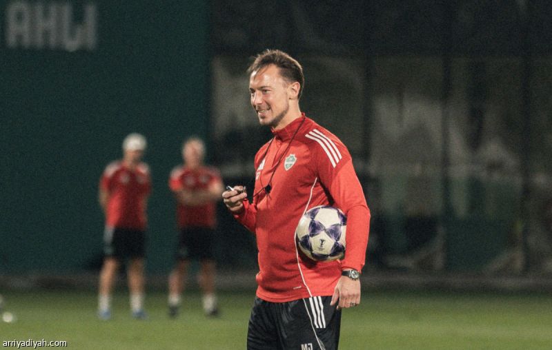 الأهلي يسترد الزبيدي وحامد