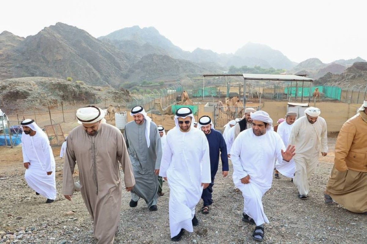 ولي عهد رأس الخيمة يتفقد واديي «كوب» و«العيم» ويطّلع على احتياجات الأهالي