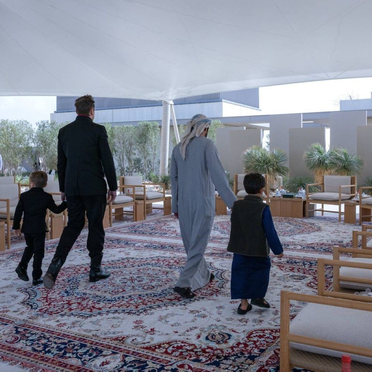 حمدان بن محمد يلتقي إيلون ماسك في دبي