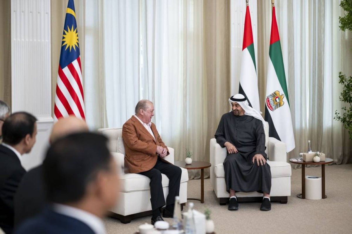 محمد بن زايد وملك ماليزيا يبحثان العلاقات الثنائية ومسارات التنمية في البلدين