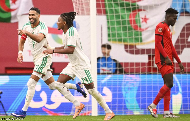 كسر غياب الانتصارات.. محرز يحلق بالجزائر