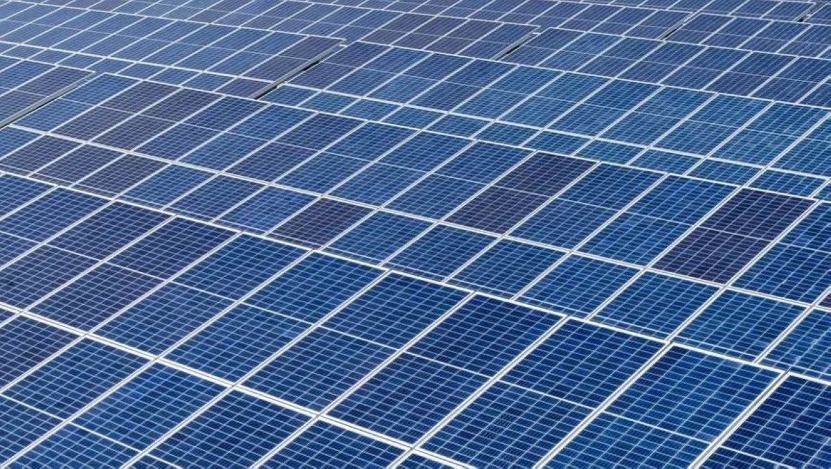 مصر تستعد لإطلاق أكبر مشروع للطاقة الشمسية مع «سكاتك» النرويجية في 2026