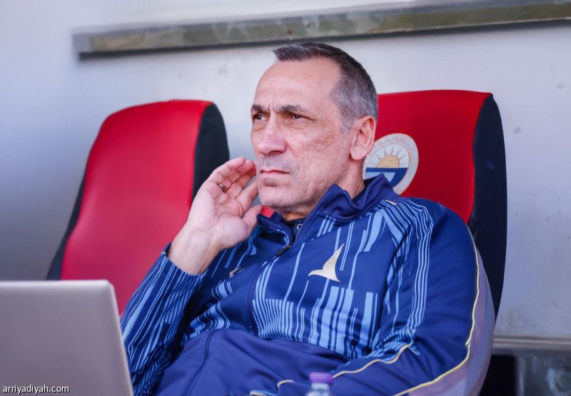 دونيس: أتمنى تدريب «الأخضر».. وفخور بترشيحي