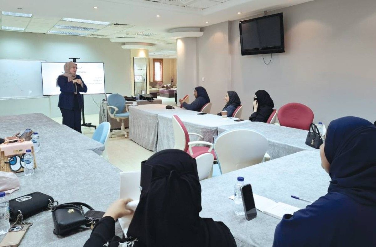 أجيال المستقبل بـ«نسائية دبي» تعزز مهارات الطالبات العملية