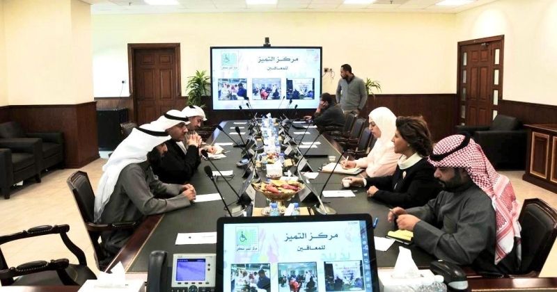 الدعيج والسويلم خلال الاجتماع