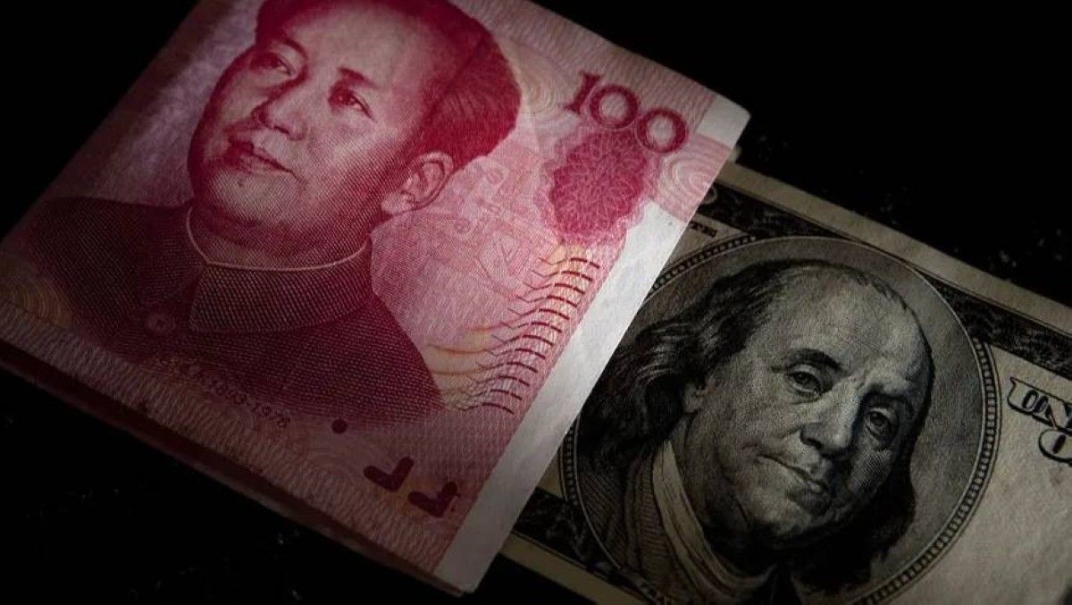 اليوان الصيني يتجاوز 7 مقابل الدولار مع دعم البنك المركزي لصعود تدريجي
