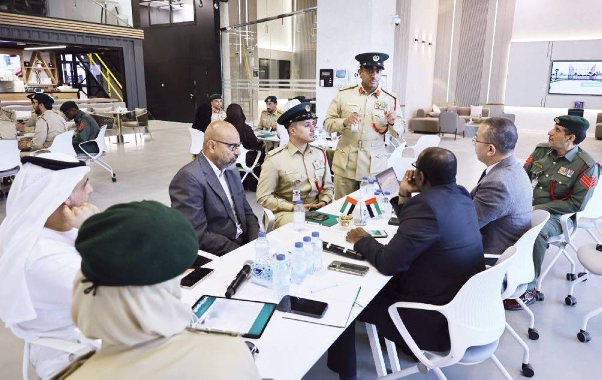 جلسة تبحث التميز والريادة في شرطة دبي