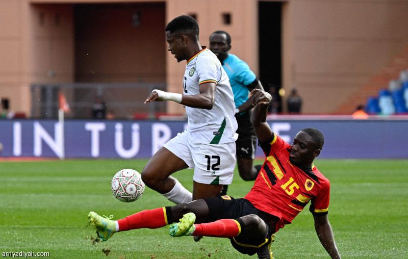 تعادل أنجولا وزيمبابوي.. هدية مصر وجنوب إفريقيا