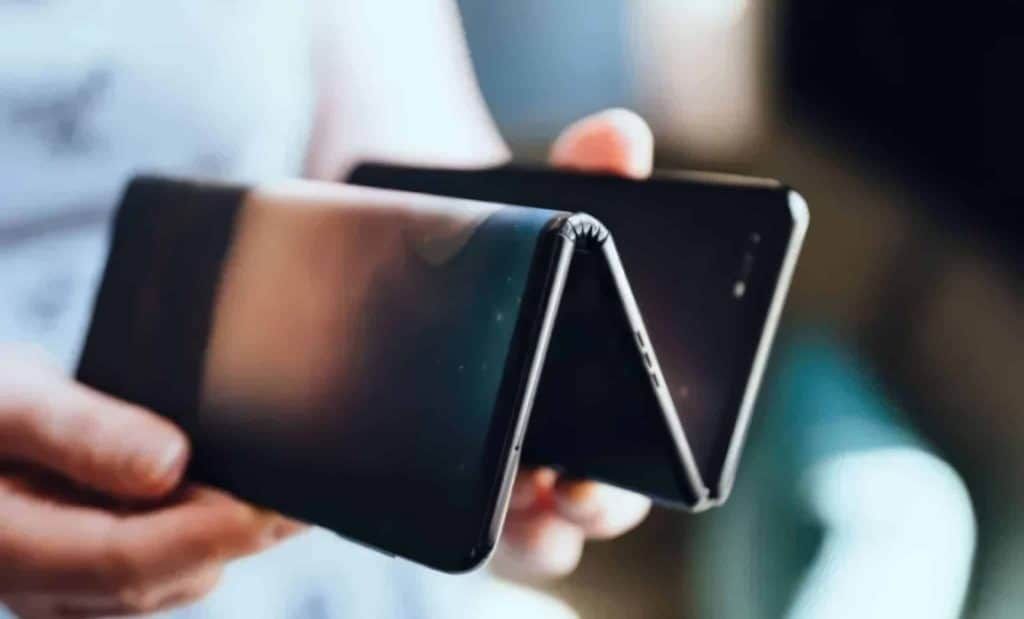 6 اتجاهات تكنولوجية تسيطر على عالم الهواتف الذكية في 2026