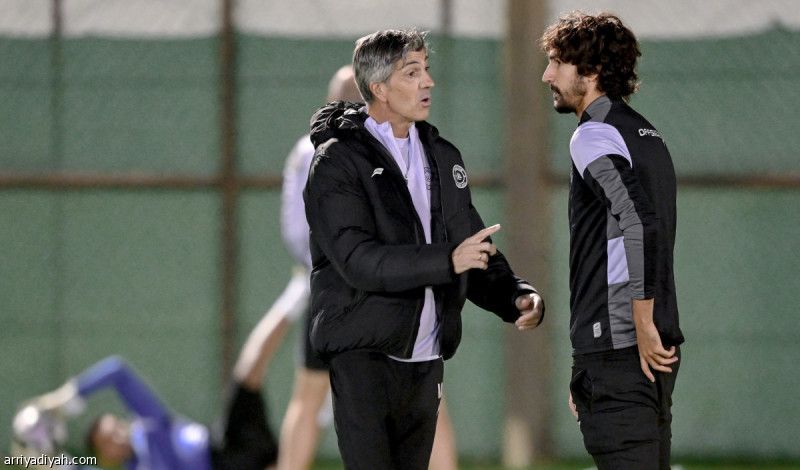 اتفاق على الرواتب ينهي علاقة الشباب وألجواسيل