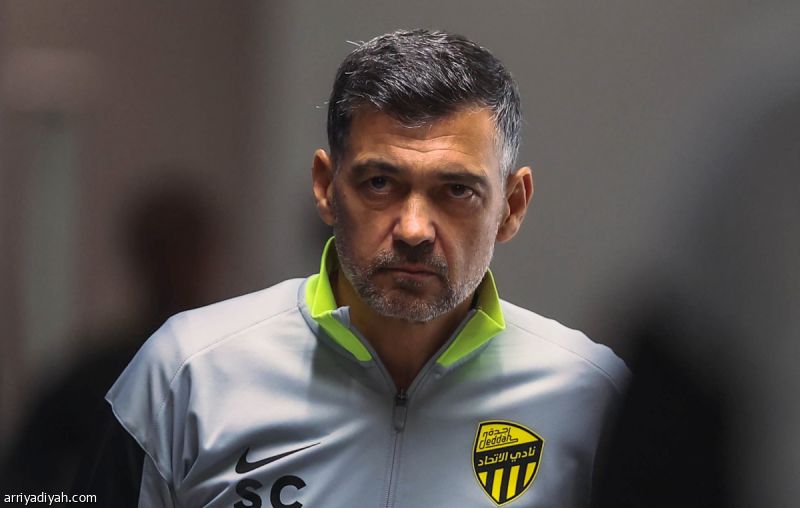 كونسيساو أمام الإسبان.. 11 انتصارا و7 هزائم