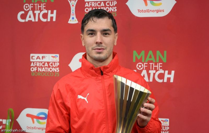 «رجل المباراة».. تصميم نيجيري ونحت تونسي