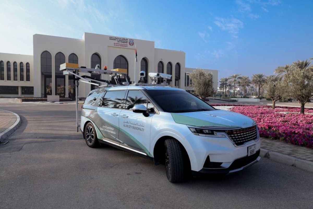 مشروع نوعي لجمع بيانات حالة الطرق باستخدام التقنيات الذكية في العين