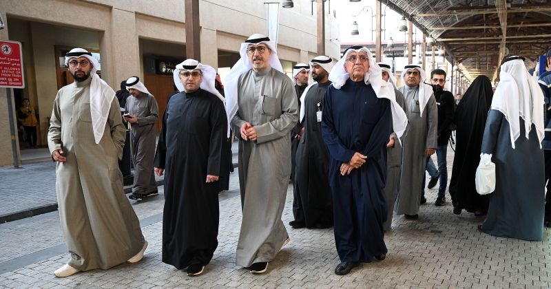 سوق السمك... من المباركية إلى «شرق»